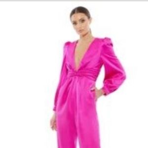 MAC DUGGAL Plunge Neck Long Sleeve Satin Jumpsuit in Fuchsia Size US 6
